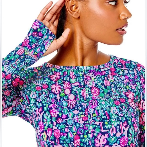 LILLY PULITZER NWOT Luxletic Oden Top Shirt In Low Tide Navy Pink Size Small NEW - Picture 2 of 15